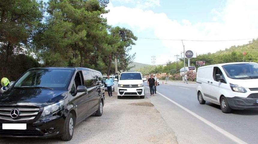 Uber Yolcuları Karşısında Polisi G&ouml;r&uuml;nce Şoke Oldu