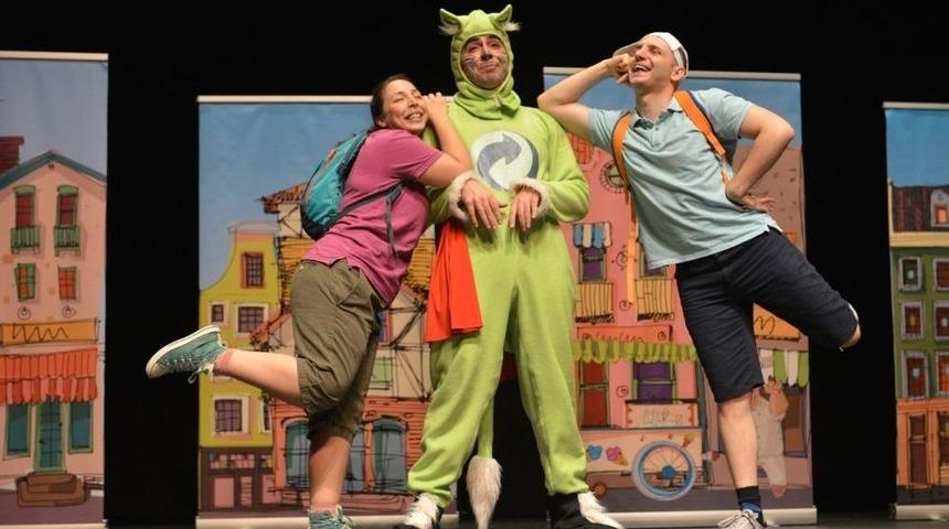 Tiyatro G&ouml;sterisiyle &Ccedil;evre Bilincini Pekiştirdiler