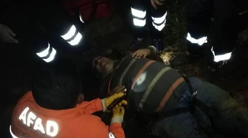 Obruğa D&uuml;şen Adamı İtfaiye Kurtardı