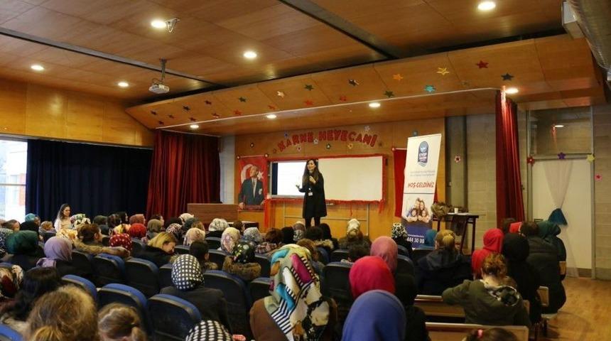 Velilerden &rsquo;aile İ&ccedil;i İletişim Ve Ergenle İletişim&rsquo; Seminerine Yoğun İlgi