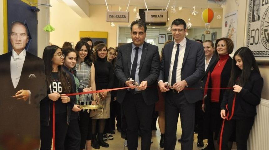 Gkv Değerler Sokağı Cıvıl Cıvıl