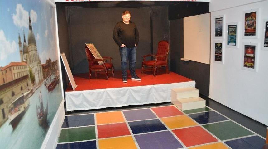 S&ouml;ke Şehir Tiyatrosu&rsquo;ndan &rsquo;oda&rsquo; Sahnesi