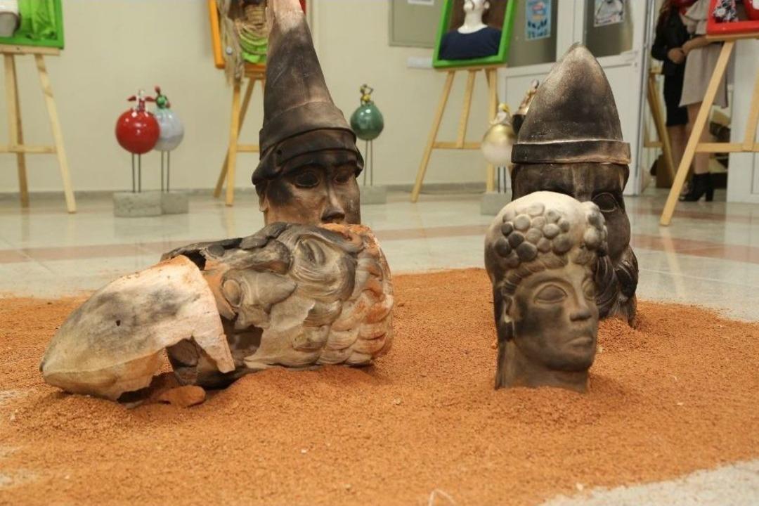 Sd&uuml; Gsf &Ouml;ğrencilerinden &Ouml;zg&uuml;n Bakış A&ccedil;ılı Sergi