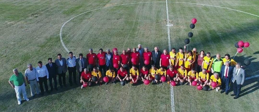 Atat&uuml;rk Stadyumu&rsquo;ndaki Son Ma&ccedil;ı Eskişehirspor&rsquo;un Efsaneleri Kazandı