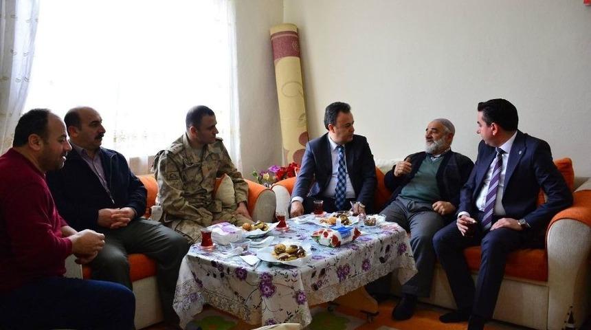 Kaymakam Karaca’dan Zeytin Dalı Harekatı’na Katılan Askerlerin Ailelerine Ziyaret