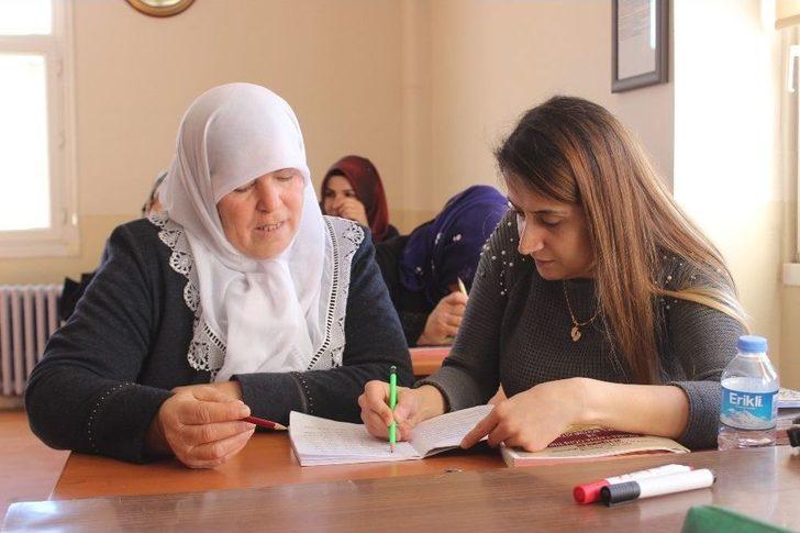 Siverek’te Okuma Yazma Seferberliğine Yoğun İlgi G3