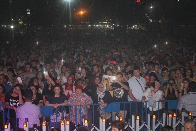 Mehmet Erdem&rsquo;den Kocaeli&rsquo;de Muhteşem Konser 2