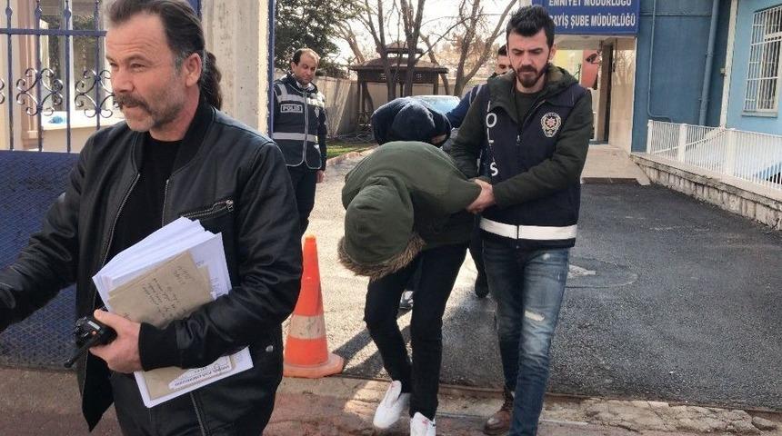 Konya&rsquo;da 3 Bin Litre Mazot &Ccedil;alan Hırsızlar Kovalamaca Sonucu Yakalandı