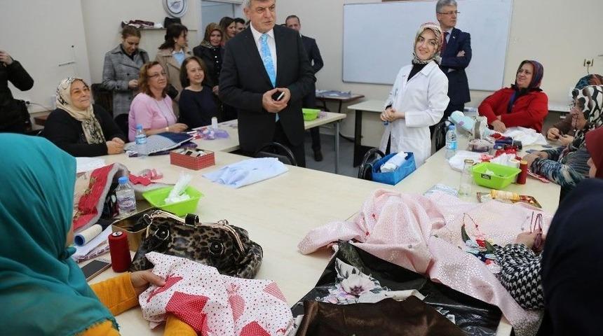 Karaosmanoğlu&rsquo;ndan G&ouml;lc&uuml;k Ko-mek&rsquo;e Ziyaret