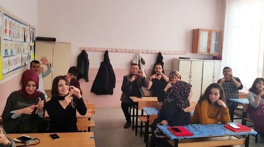İşaret Dili Kursu&rsquo;na İlgi