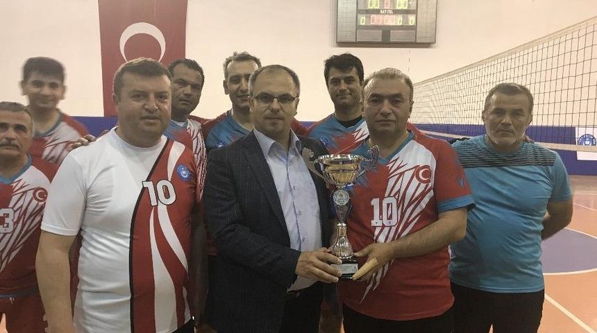 Tokat’ta, Kupa Ödülü Mehmetçik Vakfına Bağışlandı