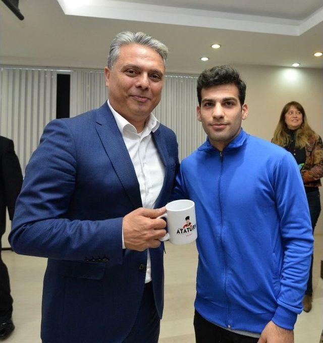 Uysal, Şampiyonları Ağırladı 1