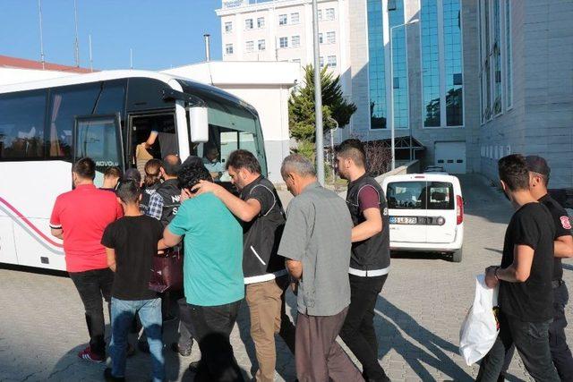 Uyuşturucu Operasyonunda Gözaltına Alınan 1’i Kadın 30 Kişi Adliyede