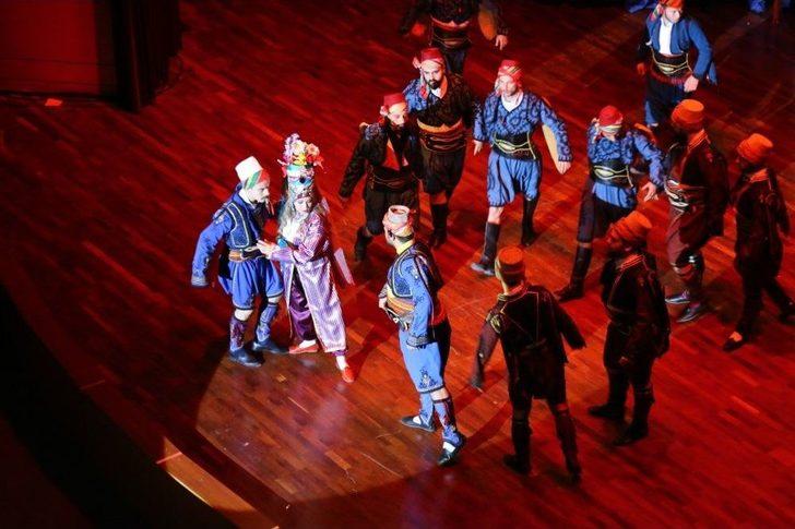 Bedende Hayat Bulan Türküler: Aşk Konseri Saü’de Düzenlendi G2