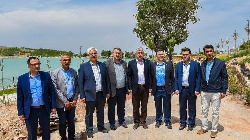 Başkan Polat Hayvanat Bah&ccedil;esini İnceledi