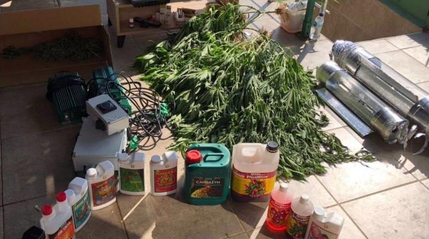 (&ouml;zel) İstanbul&rsquo;da Narkotik Polisinden Zehir Villasına Şok Baskın