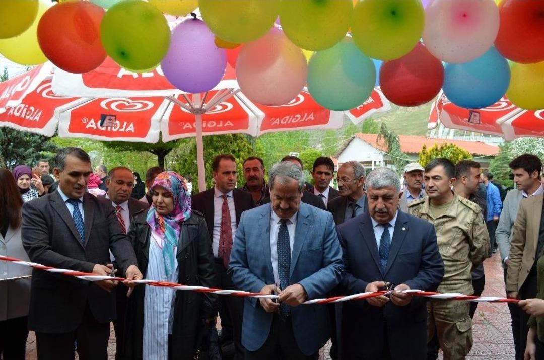 Adilcevaz&rsquo;da Yılsonu Sergisi