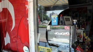 Türk Bayrağı Asılı Markete Saldırıya 3 Tutuklama