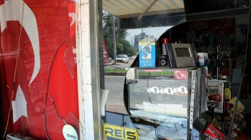 Türk Bayrağı Asılı Markete Saldırıya 3 Tutuklama