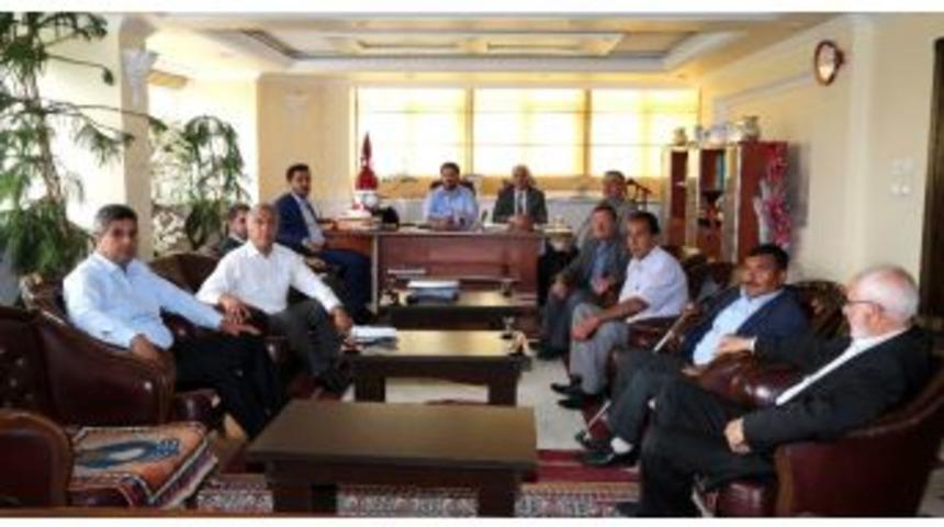 Başkan Yazgı 48 Mahallenin Muhtarı İle İstişare Toplantısı Yapıyor