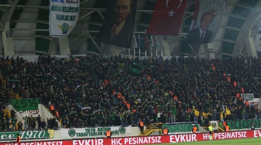 Akhisarspor Taraftarı Fenerbah&ccedil;e Ma&ccedil;ına Gitmeme Kararı Aldı