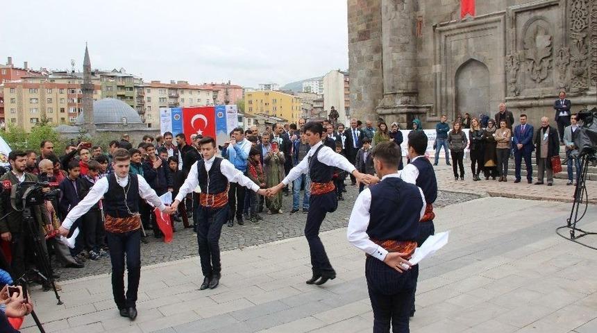 Erzurum&rsquo;da Restorasyonu Tamamlanan &Ccedil;ifte Minareli Medrese Yeniden Hizmete A&ccedil;ıldı