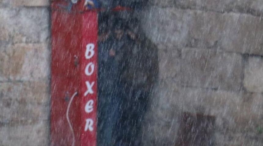 Aniden Bastıran Yağmura Yakalanan 4 Kafadardan İlgin&ccedil; &Ccedil;&ouml;z&uuml;m