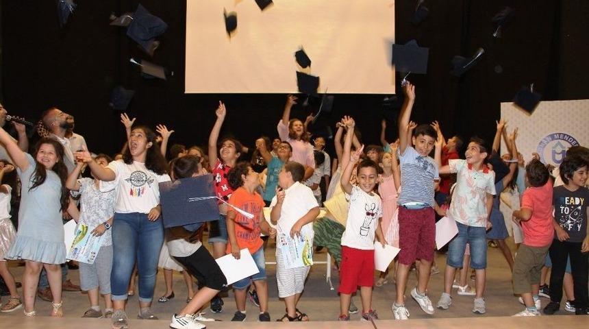 Ad&uuml; &Ccedil;ocuk &Uuml;niversitesi 2018 Yılı İlk Mezunlarını Verdi