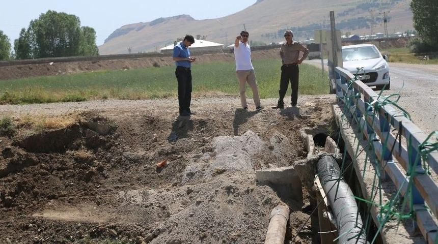 K&ouml;pr&uuml;den Ge&ccedil;en Kanalizasyon Hattı Yenilendi