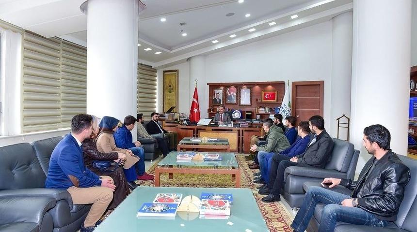 B&uuml;y&uuml;kşehir Belediyesi Gen&ccedil;leri &Ouml;nemsiyor