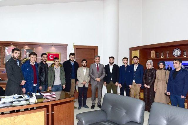 B&uuml;y&uuml;kşehir Belediyesi Gen&ccedil;leri &Ouml;nemsiyor 1