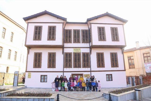 Atatürk Evi’ni Bir Ayda 27 Bin 423 Kişi Gezdi