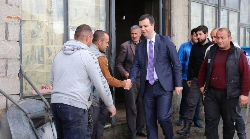 &Ouml;zalp İl&ccedil;esinde Temel Atma T&ouml;reni