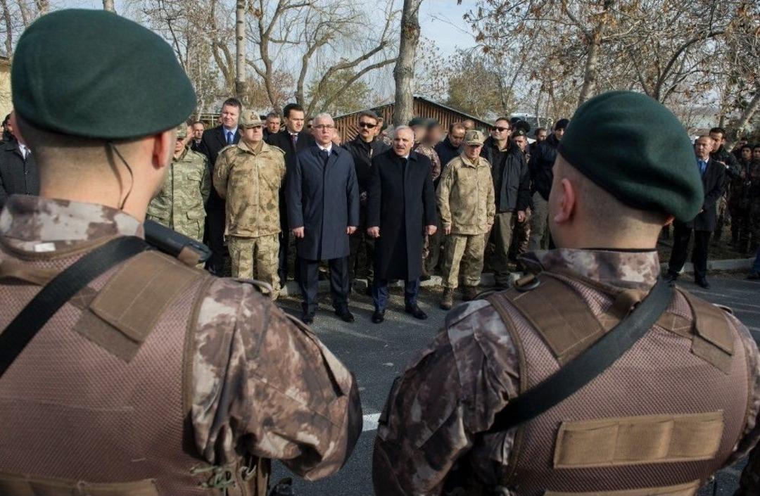 P&ouml;h&rsquo;ler Dua Ve Tekbirlerle Afrin&rsquo;e Uğurlandı