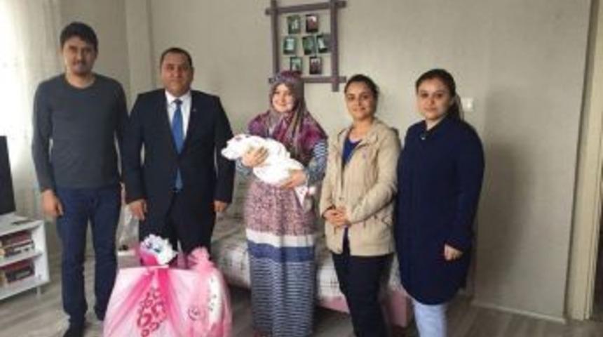 Başkan Tezcan: Bebeklerimiz, Ailemizin G&ouml;z Bebeği, Hayatımızın Merkezidir