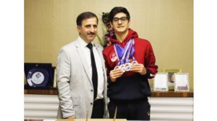 &Ouml;zel Deva Okulları &Ouml;ğrencisinden Tarihi Başarı