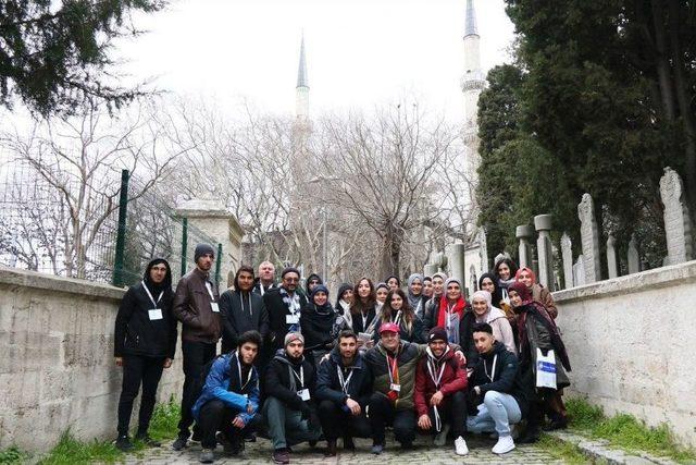 Avustralyalı Türk Asıllı Öğrenciler Eyüpsultan’ı Gezdi