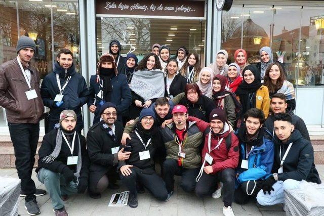 Avustralyalı T&uuml;rk Asıllı &Ouml;ğrenciler Ey&uuml;psultan&rsquo;ı Gezdi 2