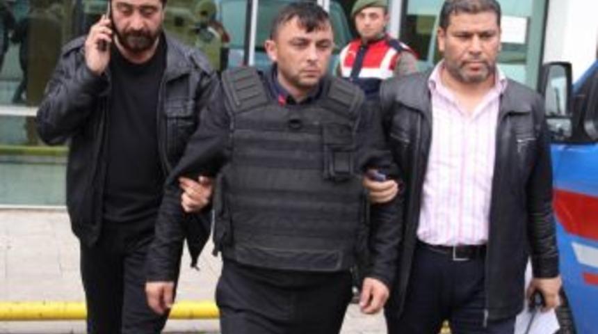 &Ouml;ğrenci Yurdu &Ouml;n&uuml;ndeki Cinayete Tutuklama