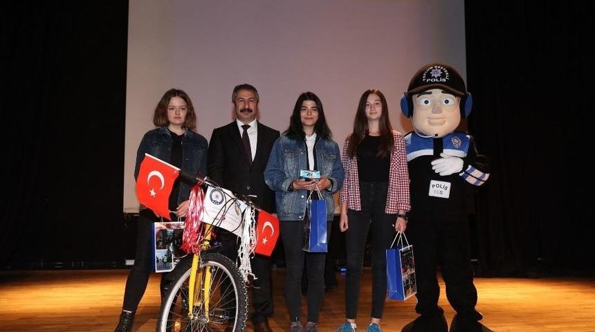 Eskişehir&rsquo;de 3 Kişiye 1 Ara&ccedil; D&uuml;ş&uuml;yor