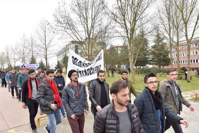 Saü Öğrencilerinden Zeytin Dalı Harekatına Destek Yürüyüşü