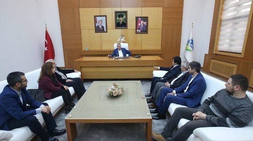 Başkan To&ccedil;oğlu: &ldquo;esnaf G&uuml;&ccedil;lenirse Sakaryamız G&uuml;&ccedil;lenir&rdquo;