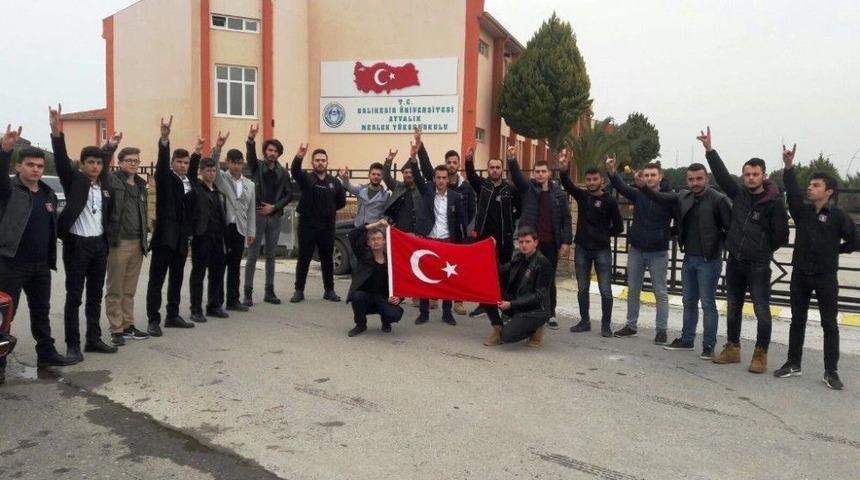 Ayvalıklı &Uuml;lk&uuml;c&uuml;ler Şehit Fırat Yılmaz &Ccedil;akıroğlu&rsquo;nu Unutmadı