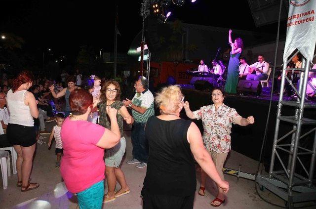 Karşıyaka’da Açık Havada Konser Keyfi Başladı