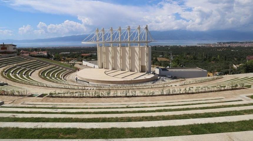 Burhaniye Edremit K&ouml;rfezi&rsquo;nin K&uuml;lt&uuml;r Ve Sanat Merkezi Olacak