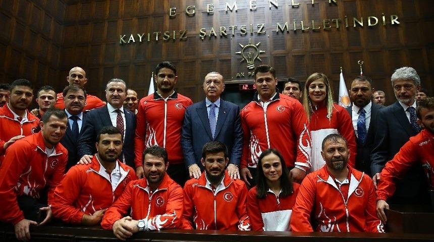 Recep Tayyip Erdoğan, Şampiyon G&uuml;reş&ccedil;ileri Kabul Etti
