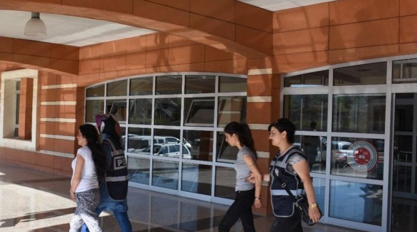 41 Bin Liralık Hırsızlığın Zanlısı Kadınlar Polisten Ka&ccedil;amadı