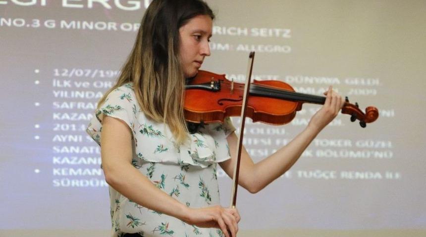 M&uuml;zik B&ouml;l&uuml;m&uuml; &Ouml;ğrencilerinden Keman Resitali