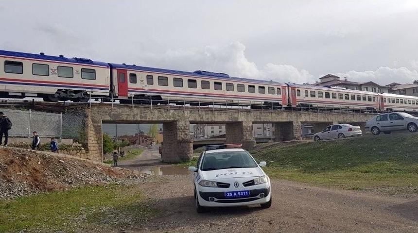 Doğu Ekspresi Aşkale&rsquo;de Kaza Yaptı