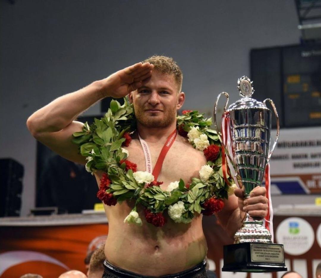 Afrin İ&ccedil;in G&uuml;reşip, Gelirini Şehit Ailelerine Bıraktılar